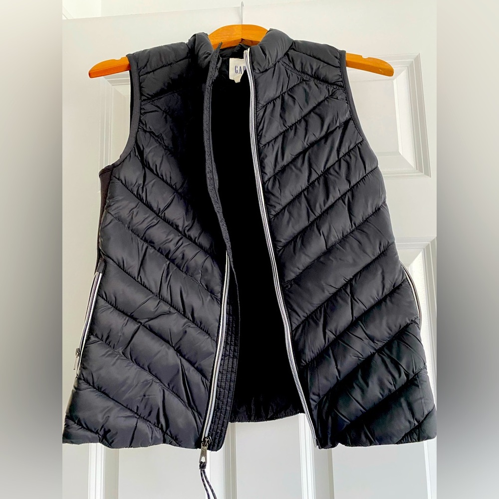 Gap black performance vest | Size XS